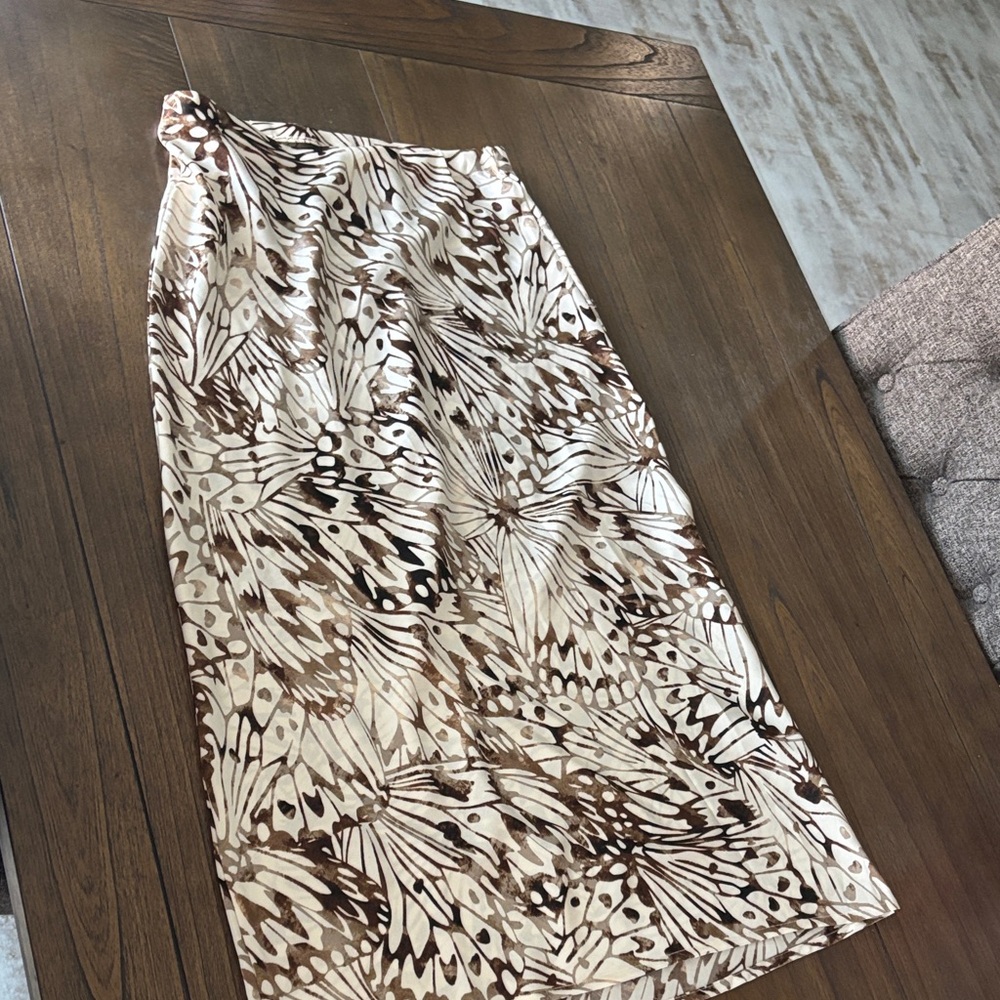 Elegant Brown and Cream Skirt